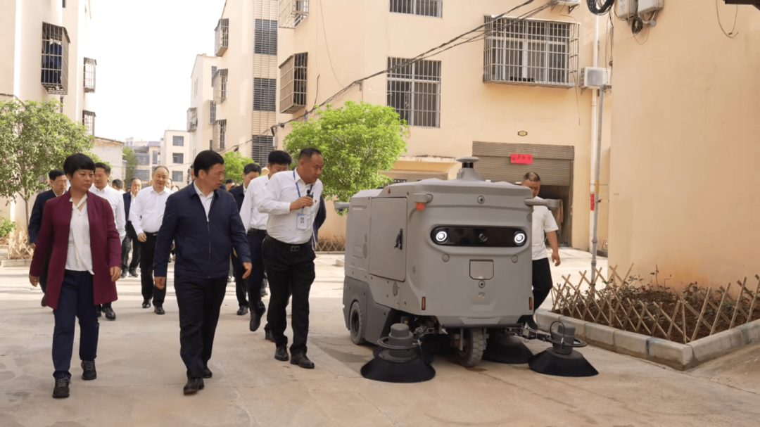 耀邦环境无人清扫车