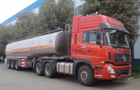 耀邦化工液体运输车.png